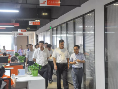 【市場動態(tài)】咸寧市領(lǐng)導一行蒞臨億維自動化考察交流！